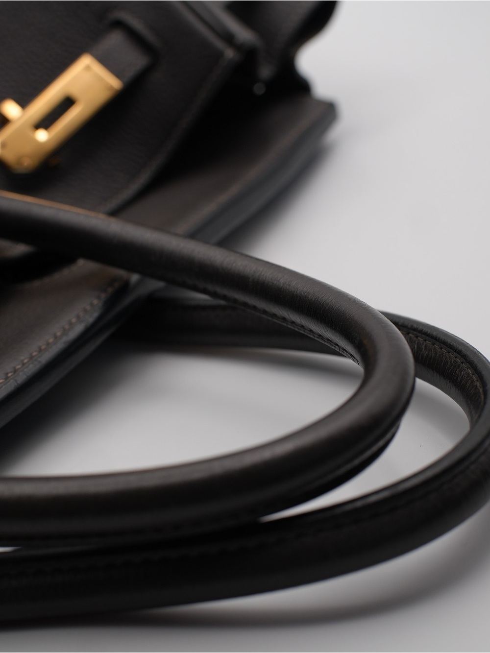 Hermes Birkin 40 in Clemence with Gold Hardware. Graphite Taurillon color. - Picture 5 of 13